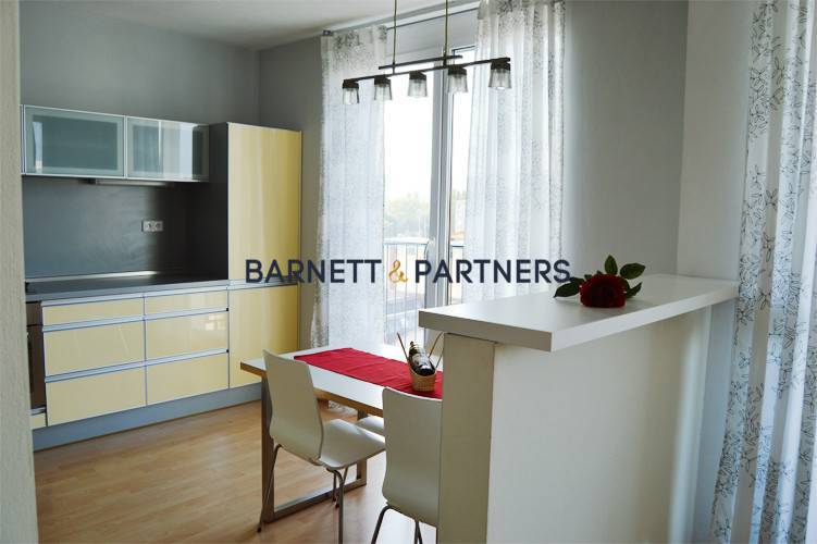 SUNNY THREE-ROOM APARTMENT IN THE NEW BUILDING BORIA